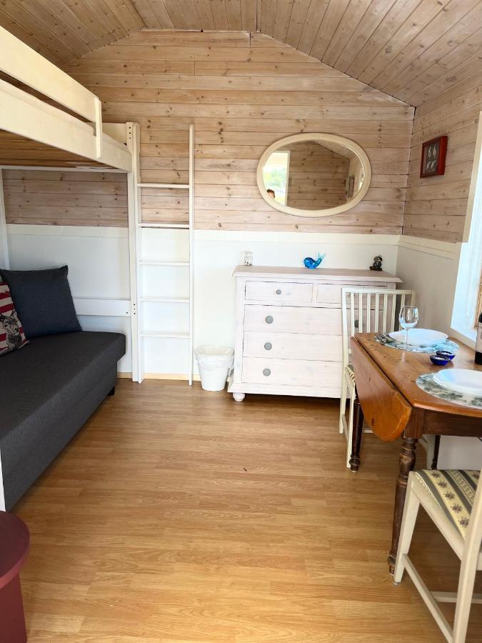 Sea View Chalet Hjalteby Luaran gambar